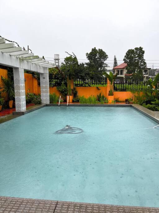 Lovely House In Tagaytay With Pool Villa Tagaytay City Esterno foto